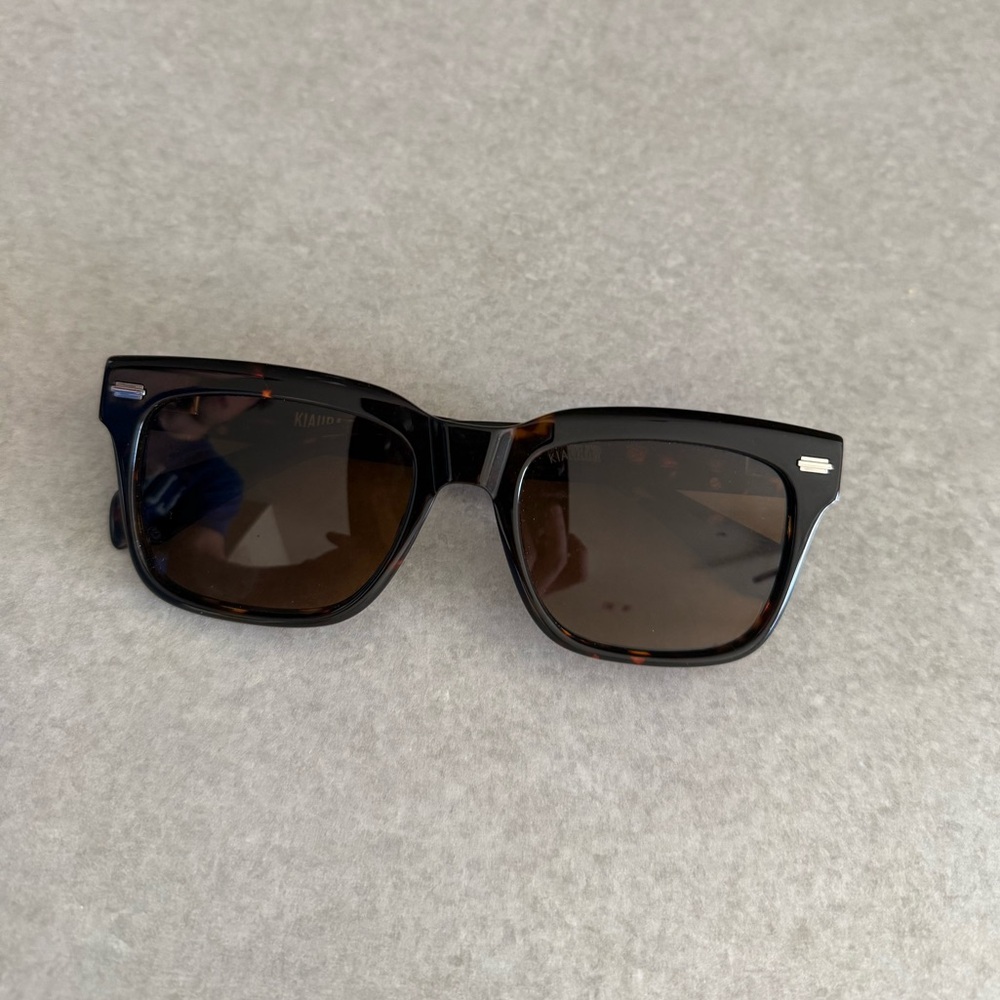 Unisex Sunglasses Kiaura Eyewear Eichler in Havana color
